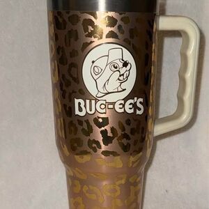 Buccee’s Gold Leopard Tumbler